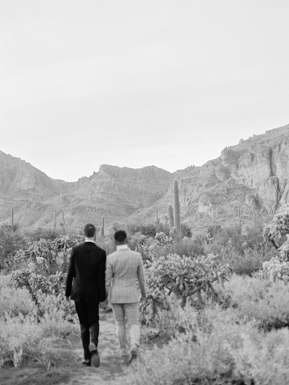 SajePhotography_ElegantBoho_SupersitionMountainElopement_ArizonaDesertWedding_26.jpg