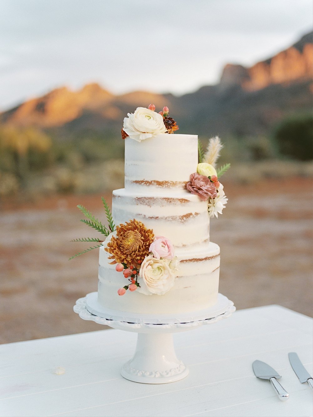 SajePhotography_ElegantBoho_SupersitionMountainElopement_ArizonaDesertWedding_47.jpg