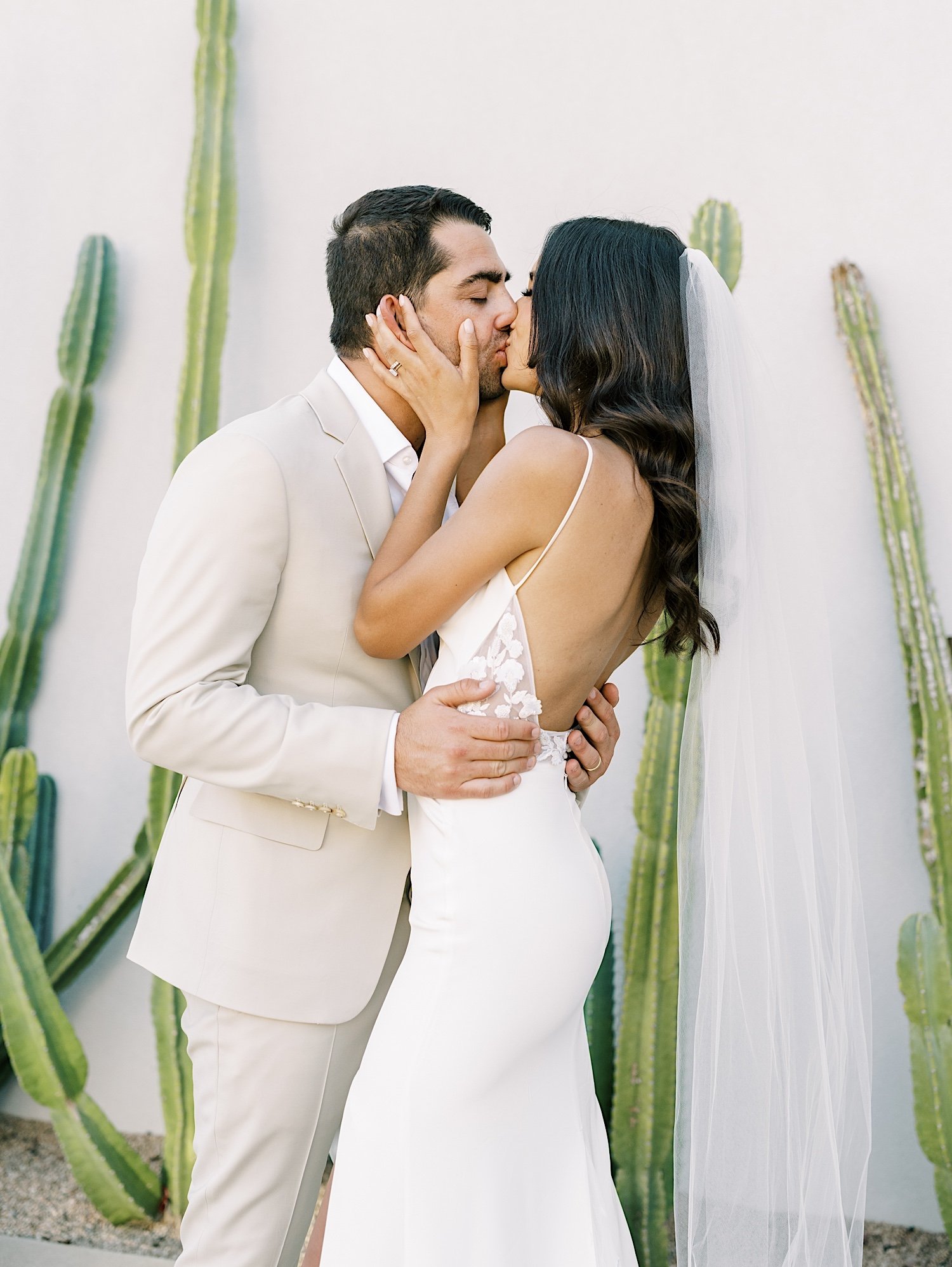 Modern Spring Wedding at the Andaz in Scottsdale Arizona -39.jpg