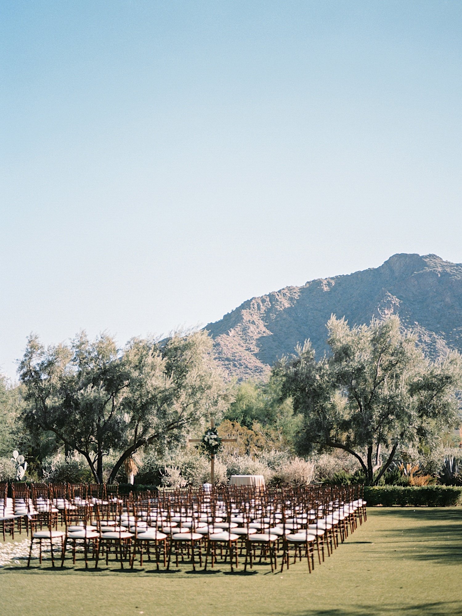 Classic Editorial El Chorro Wedding in Paradise Valley Arizona -38.jpg