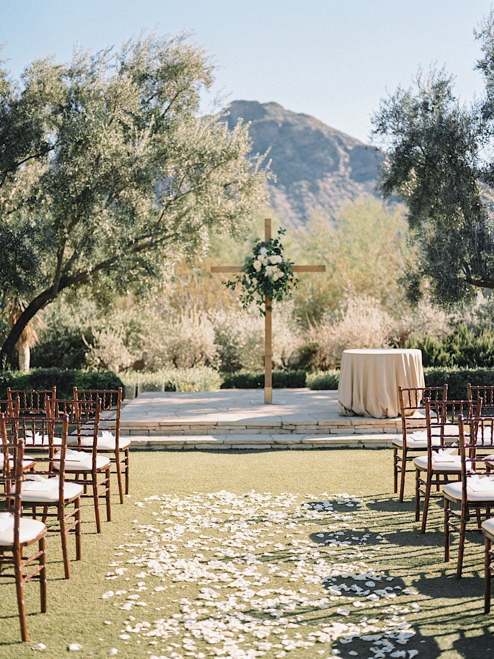 Classic Editorial El Chorro Wedding in Paradise Valley Arizona -41.jpg