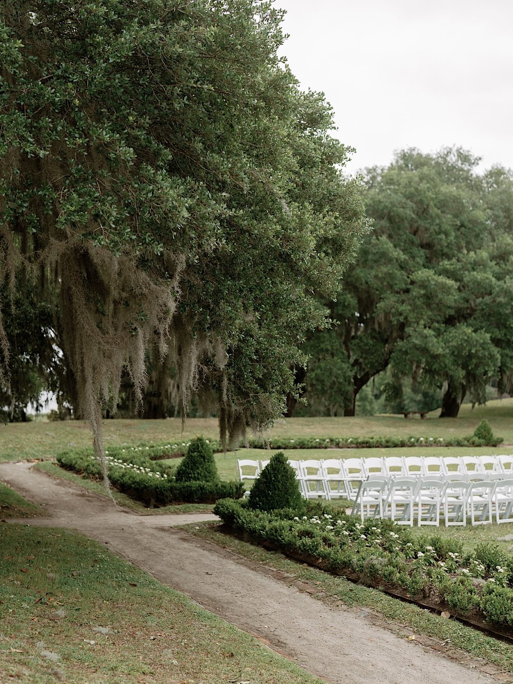 30_middleton_place_wedding_charleston_south_carolina_dusty_blue_saje_photography_42.jpg