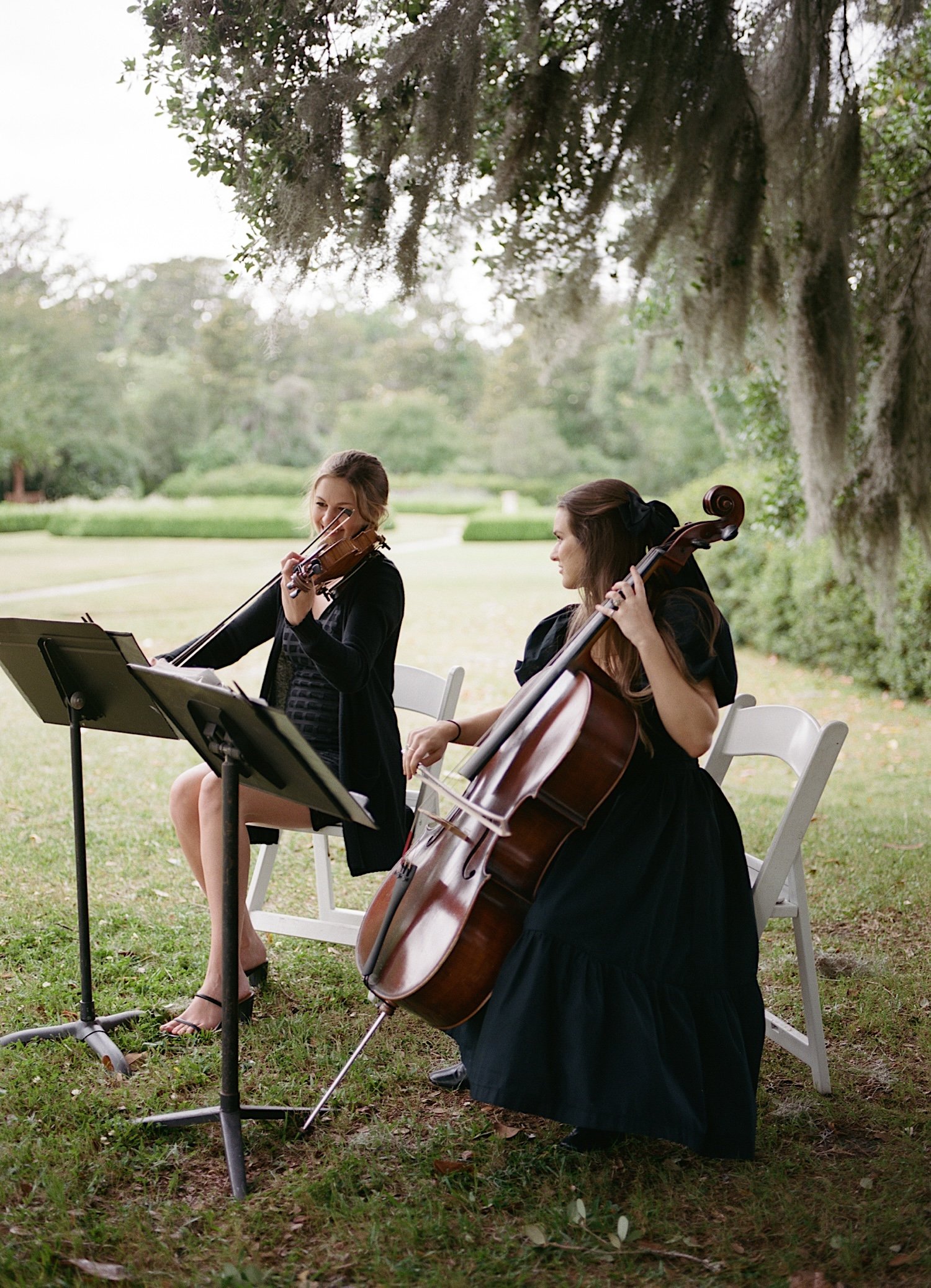 33_middleton_place_wedding_charleston_south_carolina_dusty_blue_saje_photography_34.jpg