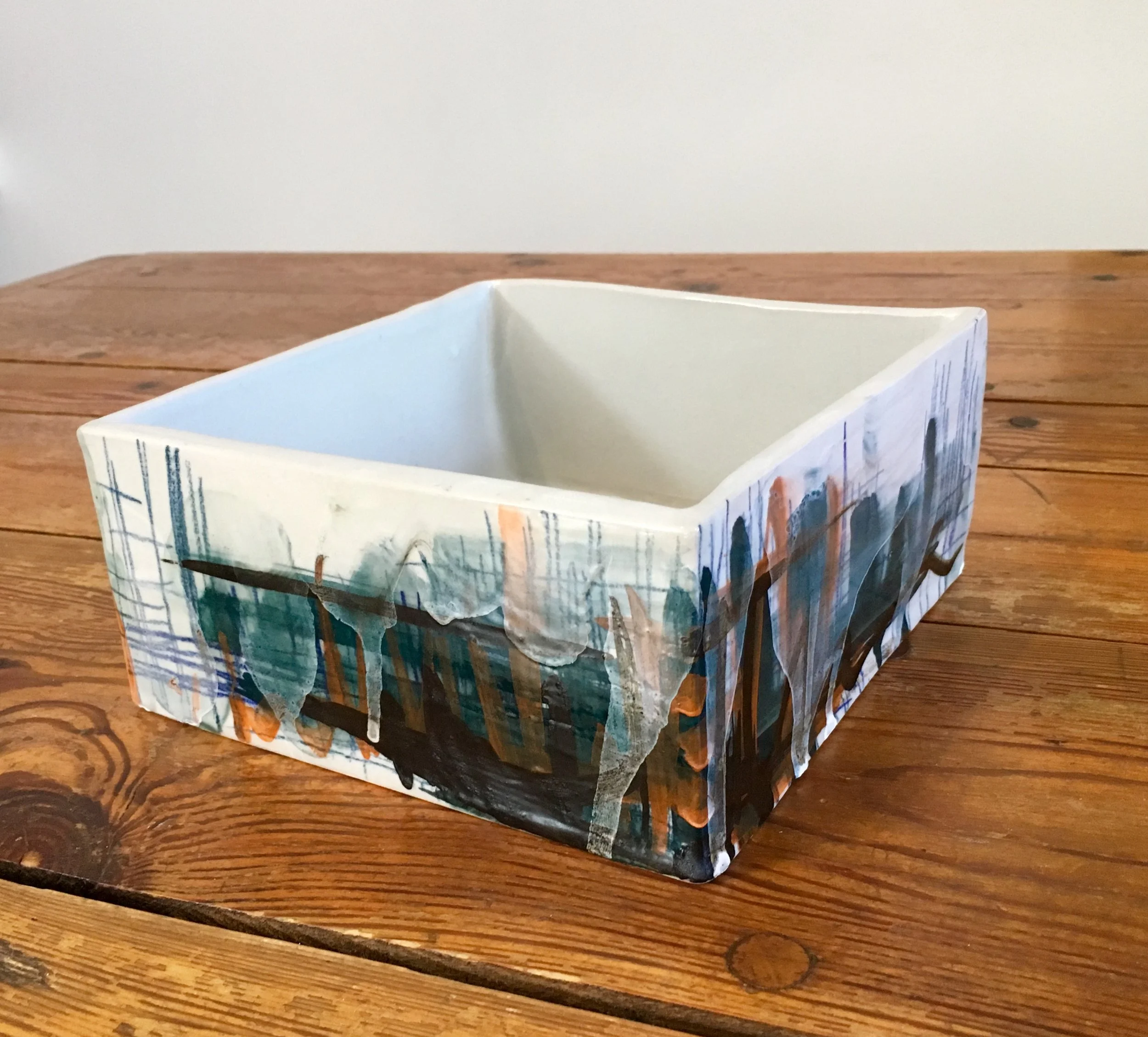 VESSEL - PORCELAIN - 7.5"WX7.5"D"3.5"H
