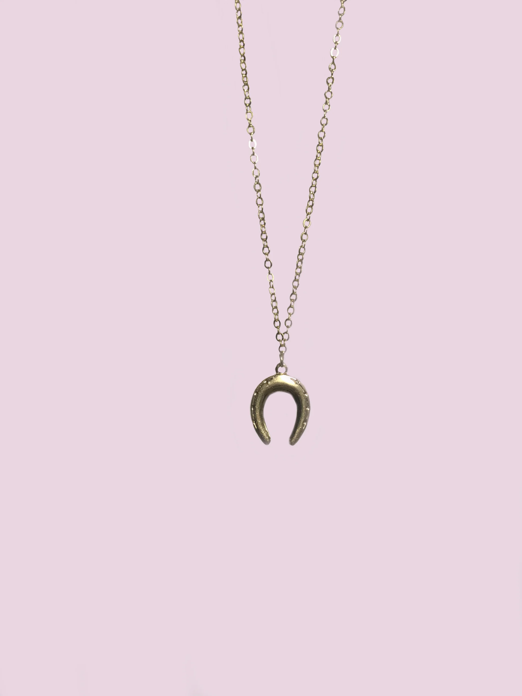 Namailu Charm Necklace - Horseshoe