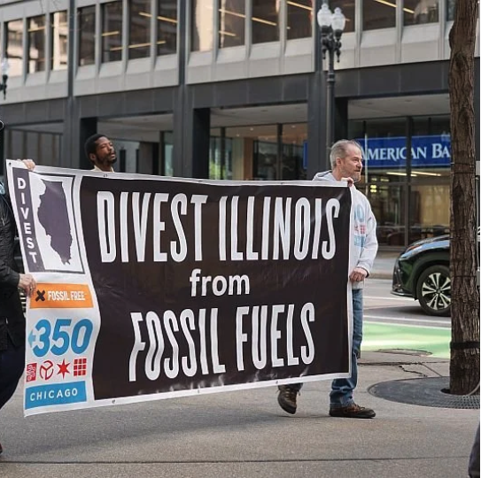 Indivisible Lincoln Square urges Springfield to invest in clean energy