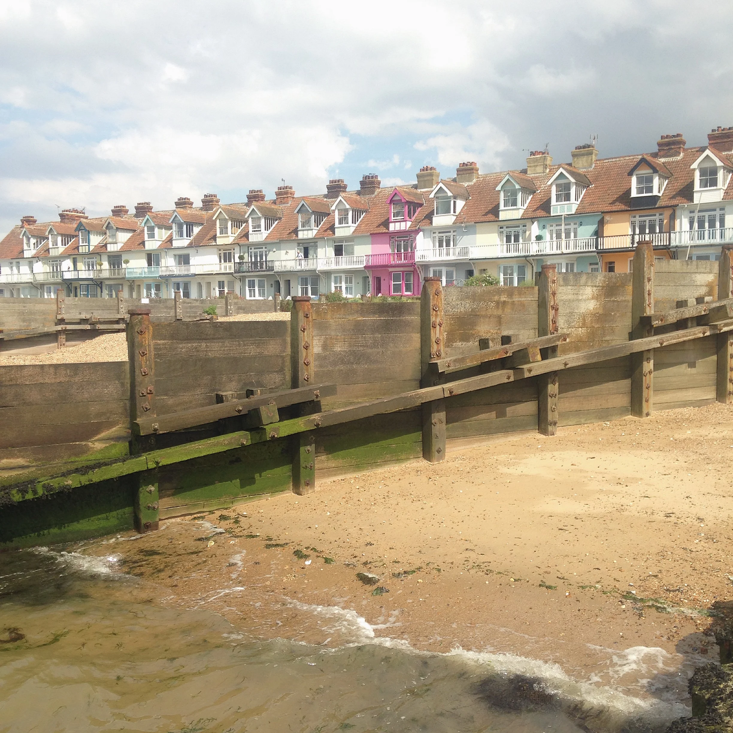 whitstable coloured houses.jpg