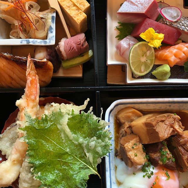 Yen London  @yenrestaurant are currently missing a soba chef but the lunch bento box pretty tasty.  Anything with soft egg yolk does it for me. Sashimi and delicate tempura and fatty pork.  Yum. 
#Food #Foodie #Foodporn
#Nom #Instafood
#Japanese #Ben