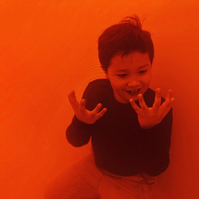 Exploring the Orange Fog at #tatemodern @studioolafureliasson  #art #childfriendly  https://www.thendobetter.com/arts/2019/7/19/Olafur-Eliasson-Tate-exhibition