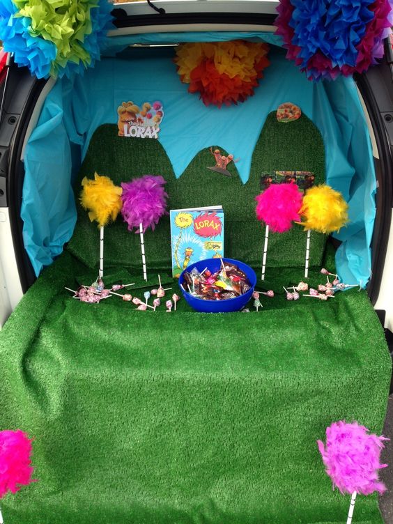 dr suess trunk or treat.jpg