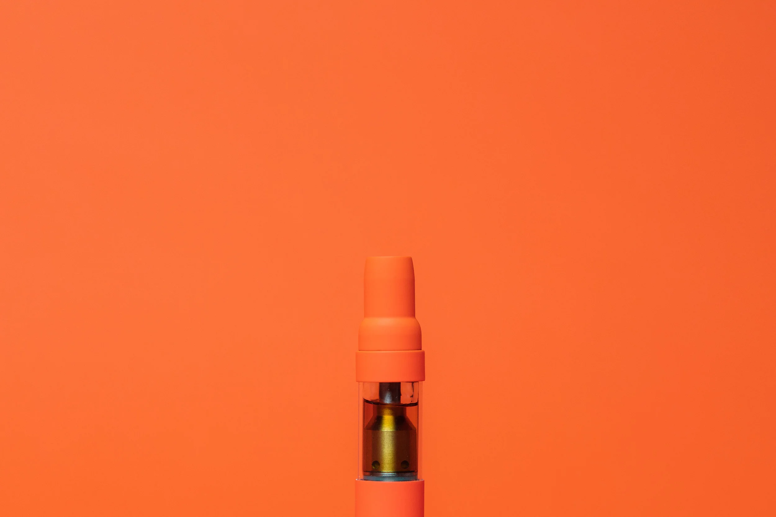 The 510 .5 gram oil cartridge filled with SHERBINSKIS Gelato