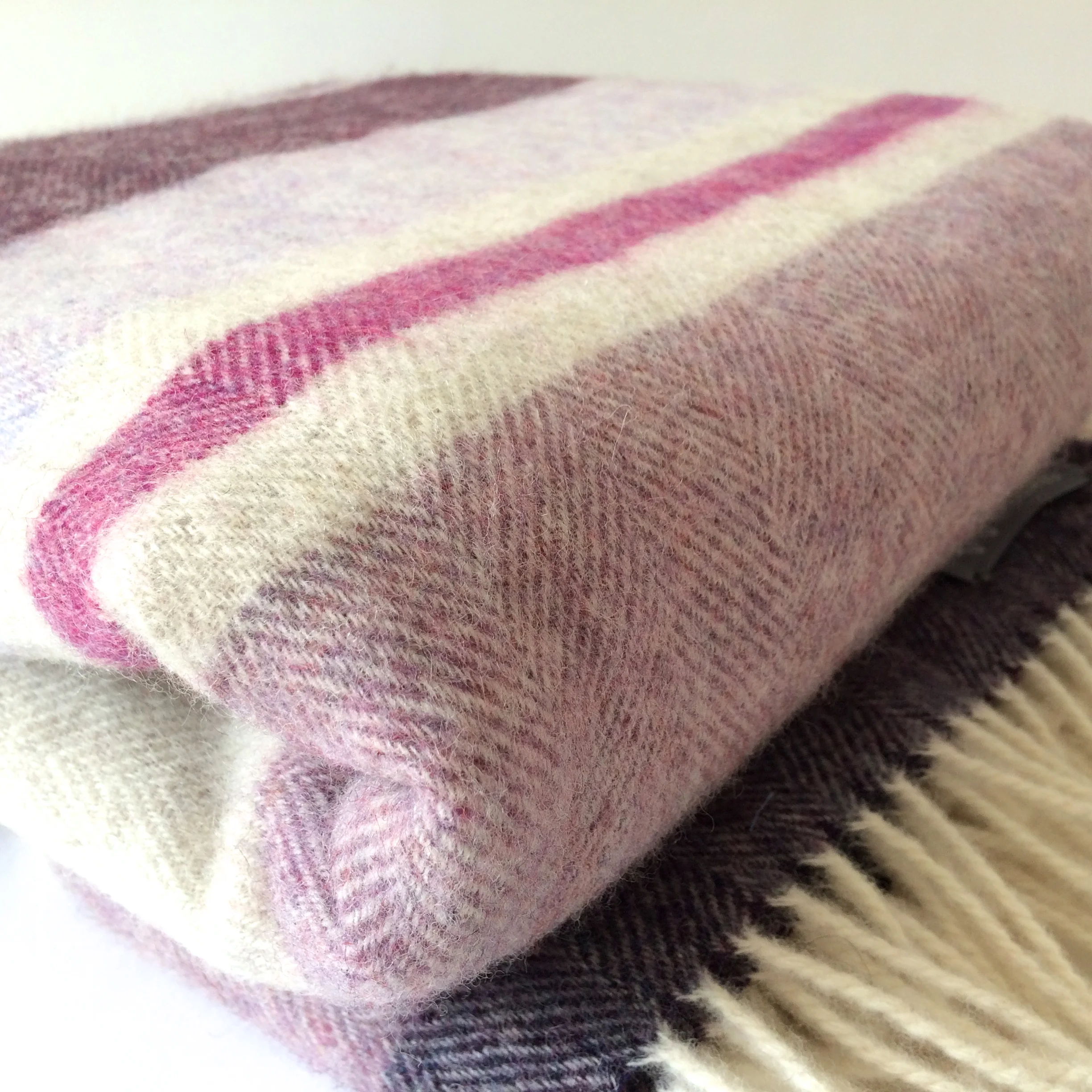 'Ellishadder' throw - heather