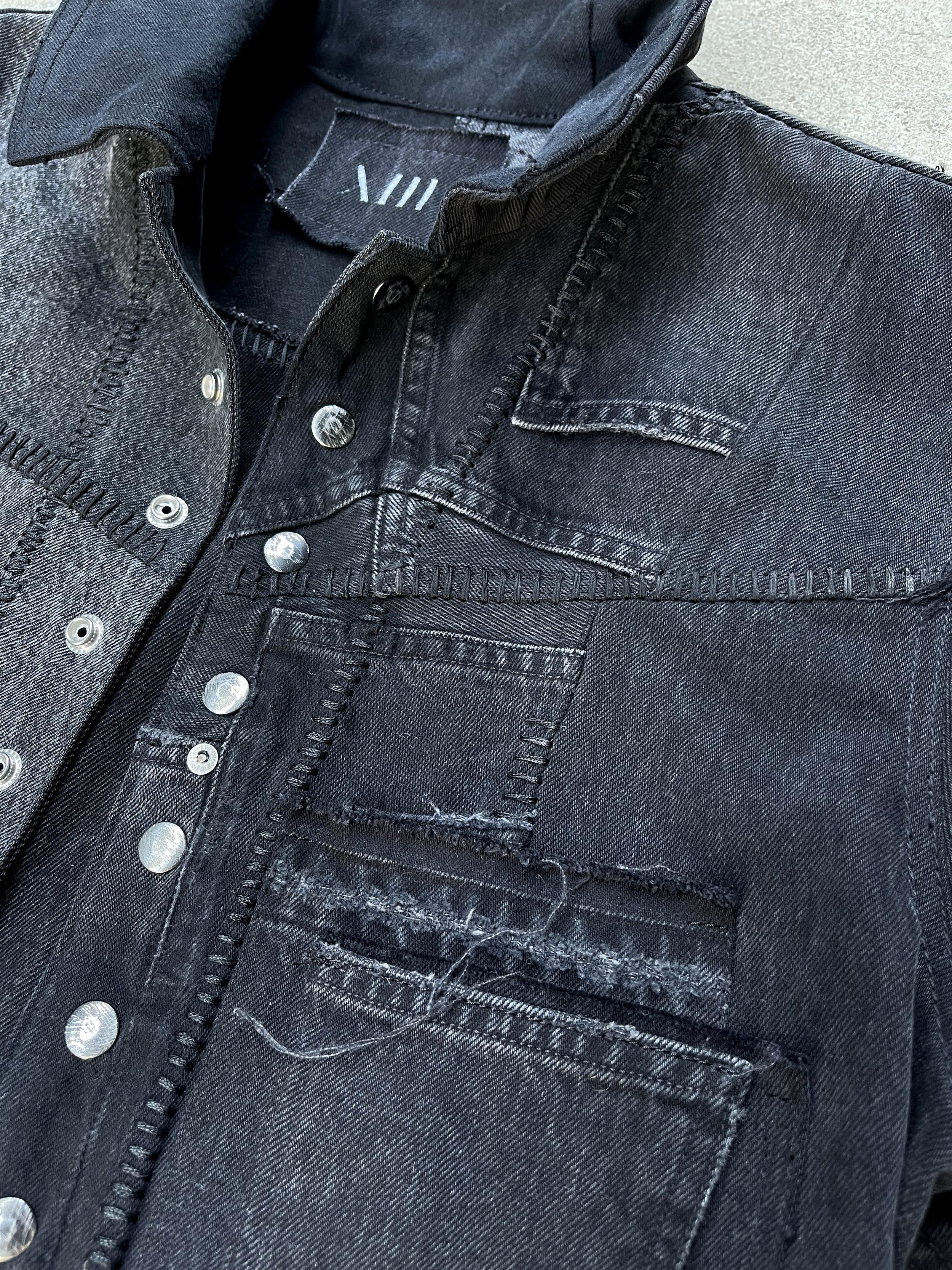 blackfrontdetail1.jpg