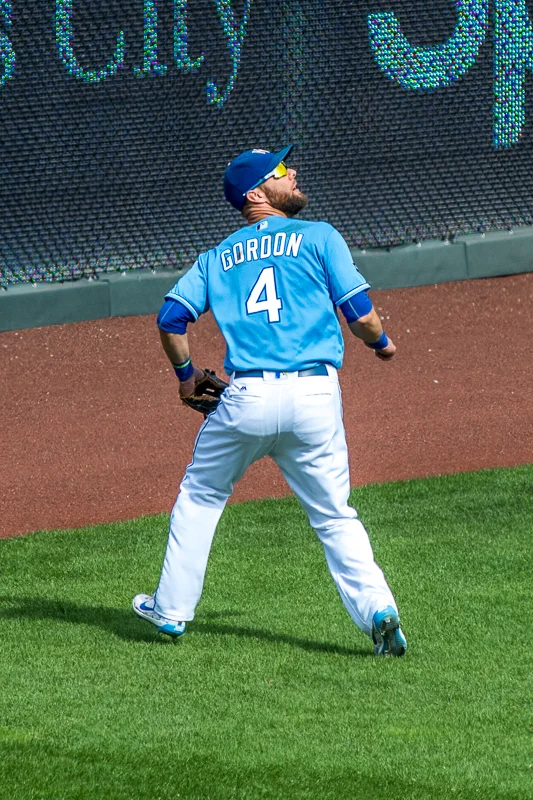 Alex Gordon... how could you not like the way this guy plays baseball? Here he catches a flyball in the second inning. He makes so many amazing defensive plays. Is there any surprise that he has won 2 Defensive Player of the Year awards, 5 Golden Glove awards, and 1 Platinum Glove award? I think not. I can hardly wait to see the amazing things he'll do in 2018!