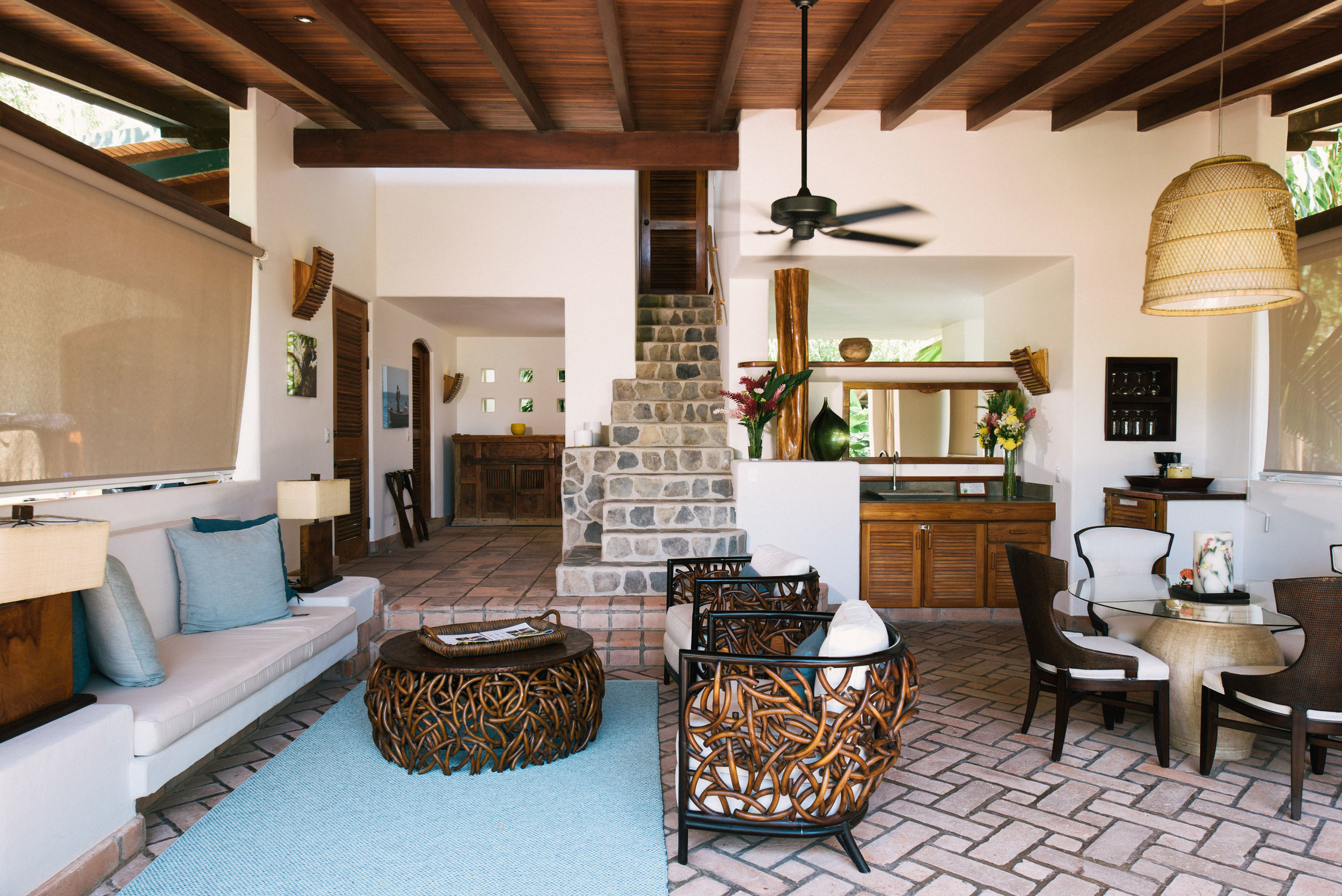 villa-interior-two-story-florblanca.jpg