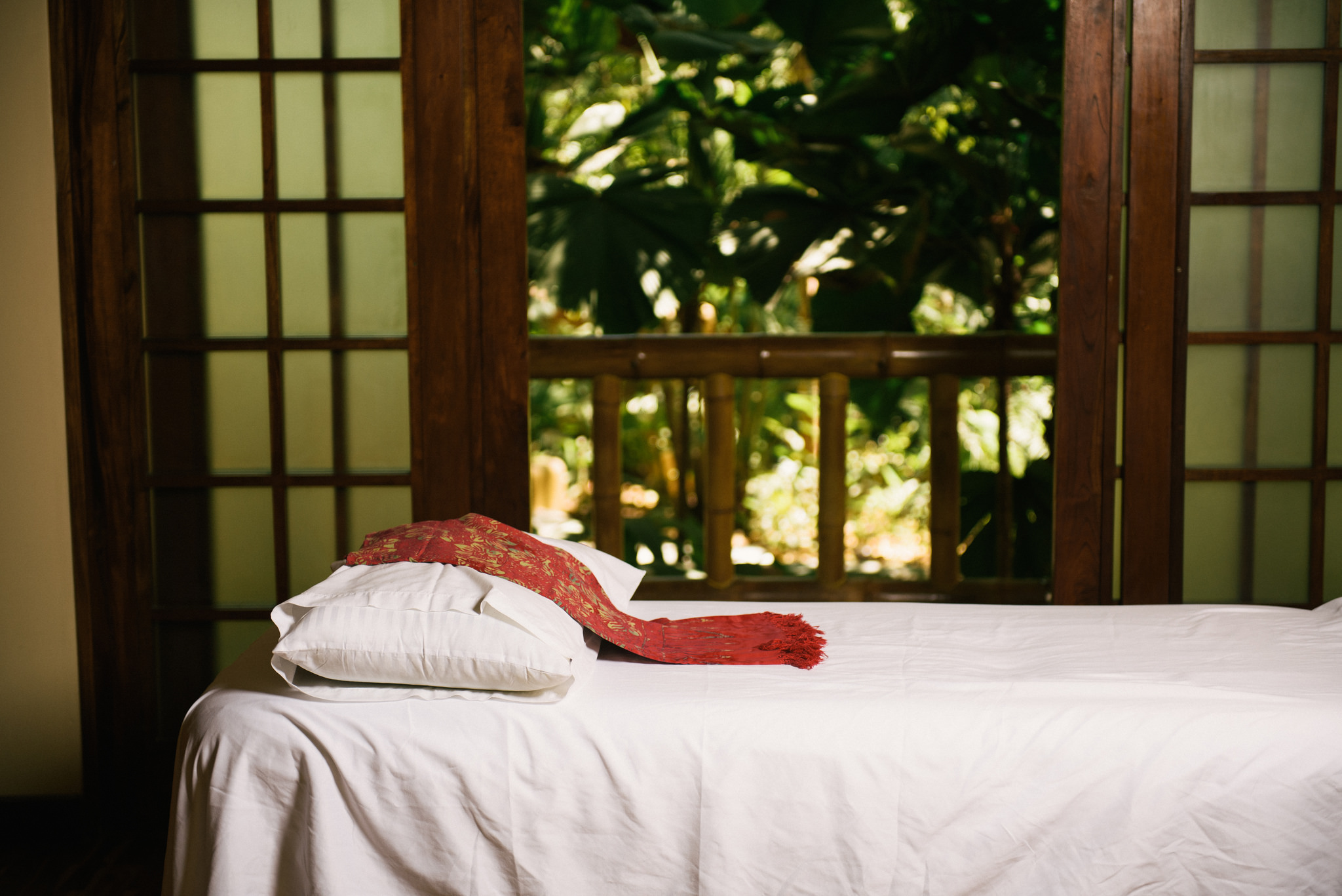 spa-bambu-florblanca-massage.jpg