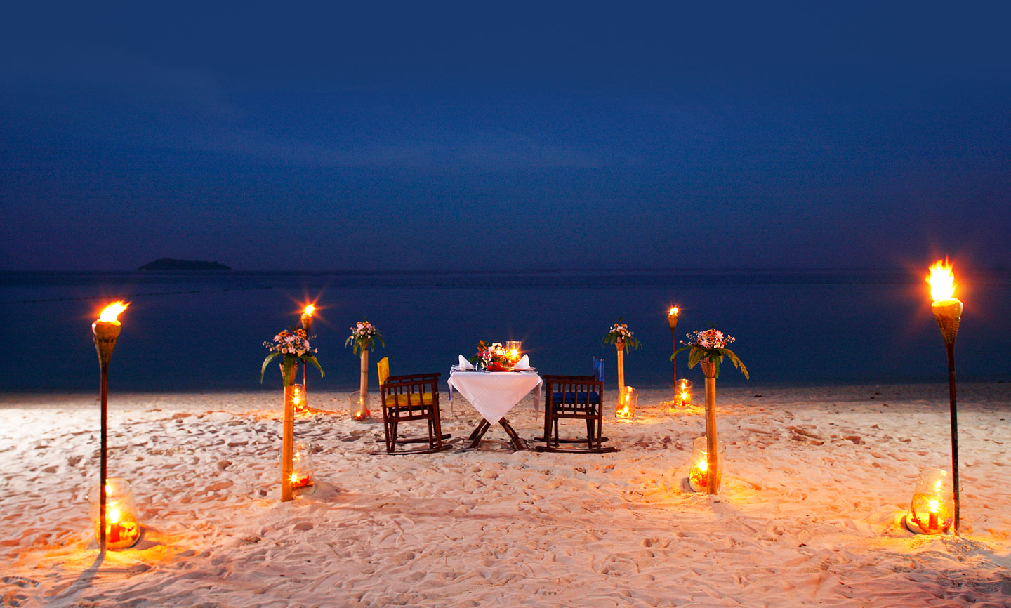 luxury-dinner-phi-phi-resort.jpg