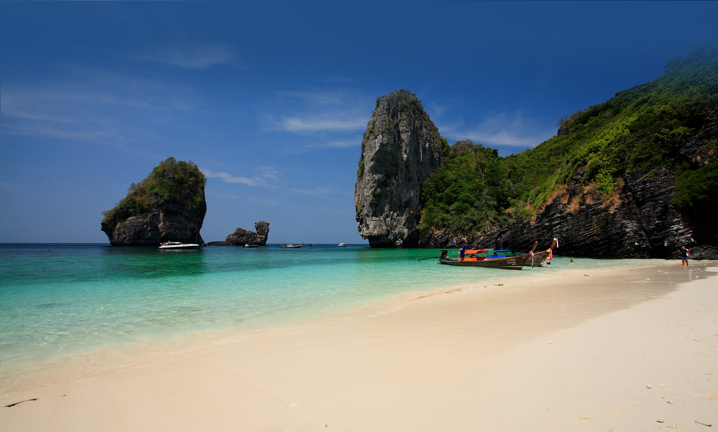 luxury-phi-phi-island-resort-krabi.jpg