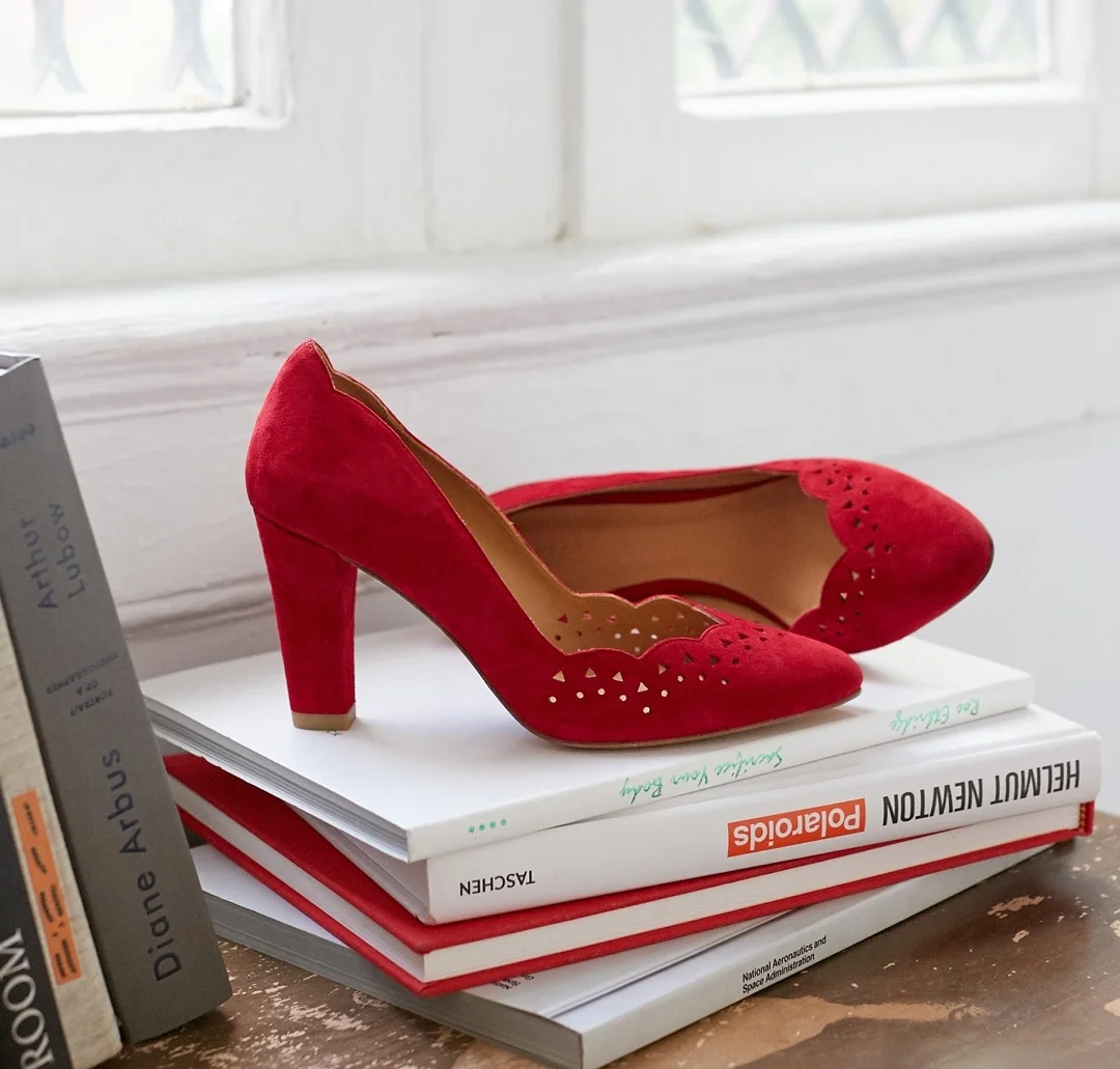 Splash of red anyone? Sezane
