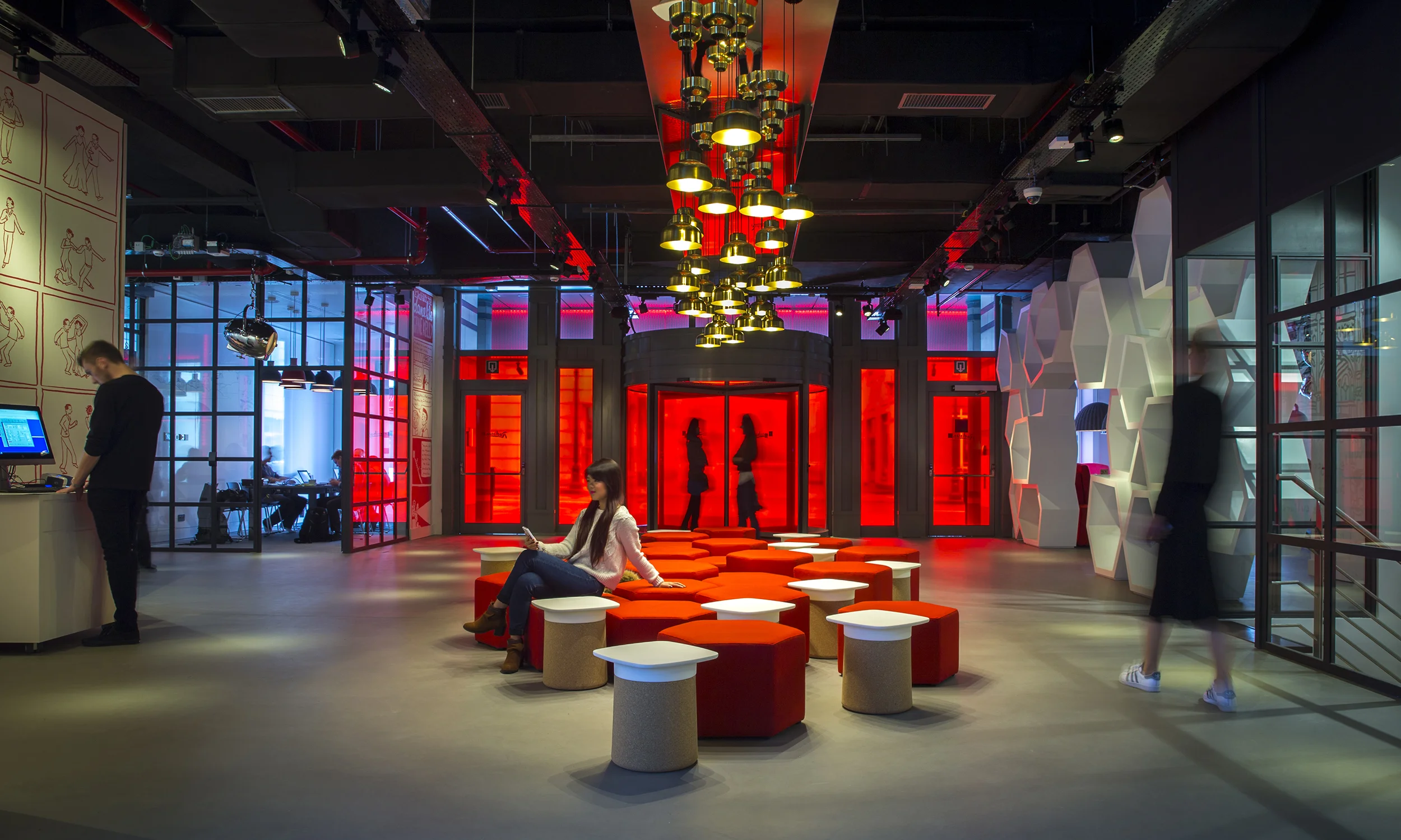 RadissonRED_Brussels_social_hive.jpg