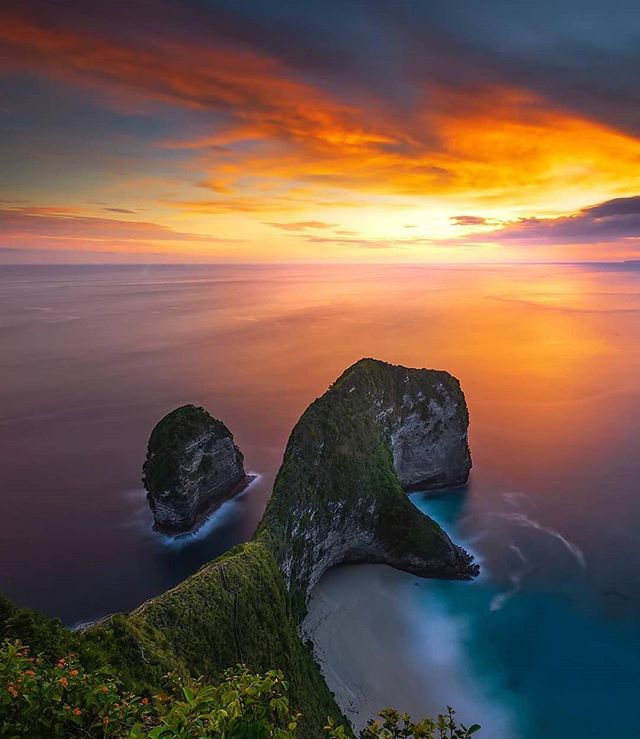 Been missing Bali so much. I think it's time to plan a visit for a long term stay.
.
.
.
.
Repost @whitemore__
・・・
.
.
.
.
.
.
#Jaw_dropping_shots #Thebest_capture
#Special_shots #big_shotz #sunset_vision
#main_vision #photooftheday #allbeauty_addict