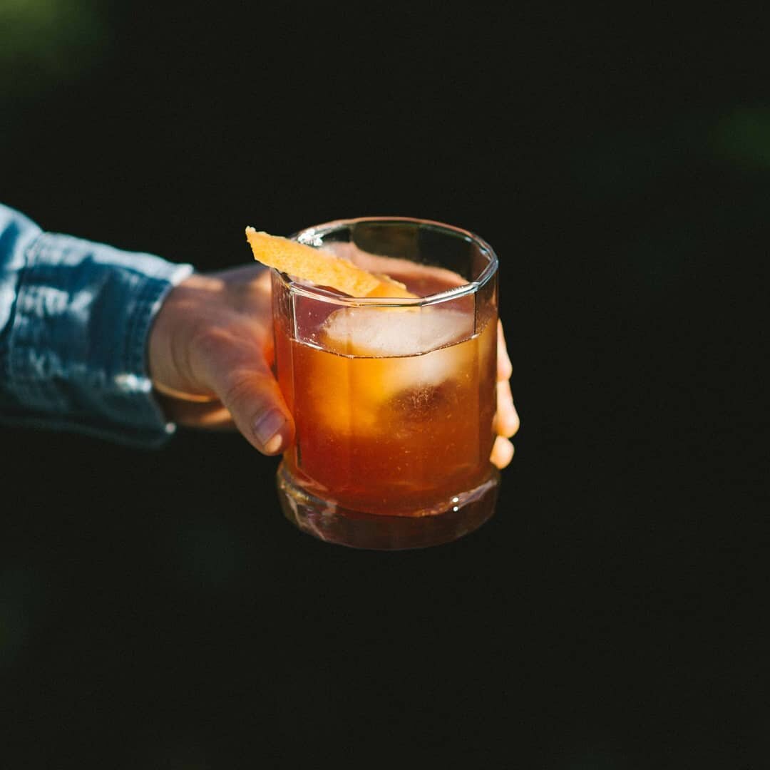 ☀️ Brunch Cocktail Sunday: Sunny Day Negroni - what should explore for next Sunday?
.
To us the Negroni is the perfect after work beverage....but recently we pondered&hellip;.what if we made the Negroni Sunday brunch friendly? 🧐 By adding one more e