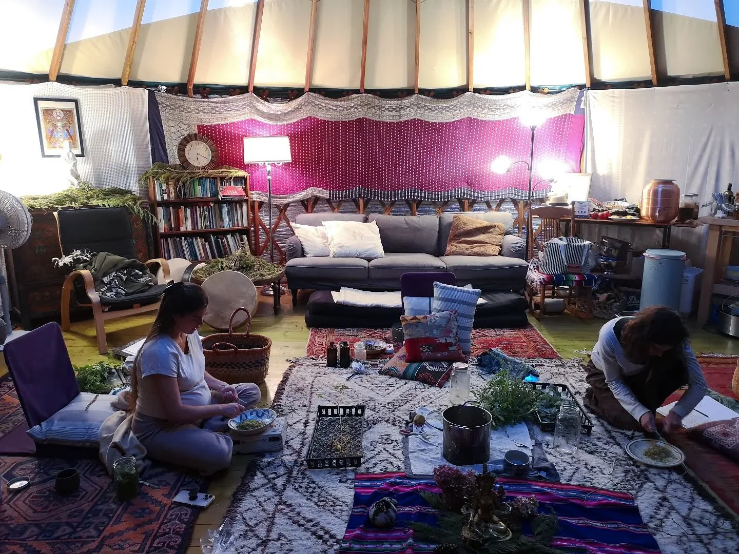 Relaxing with students in the yurt as the sun begins going down earlier and earlier... Winter is coming! 🌨️

Shaving fall tree barks for tinctures at Gaia 🌿