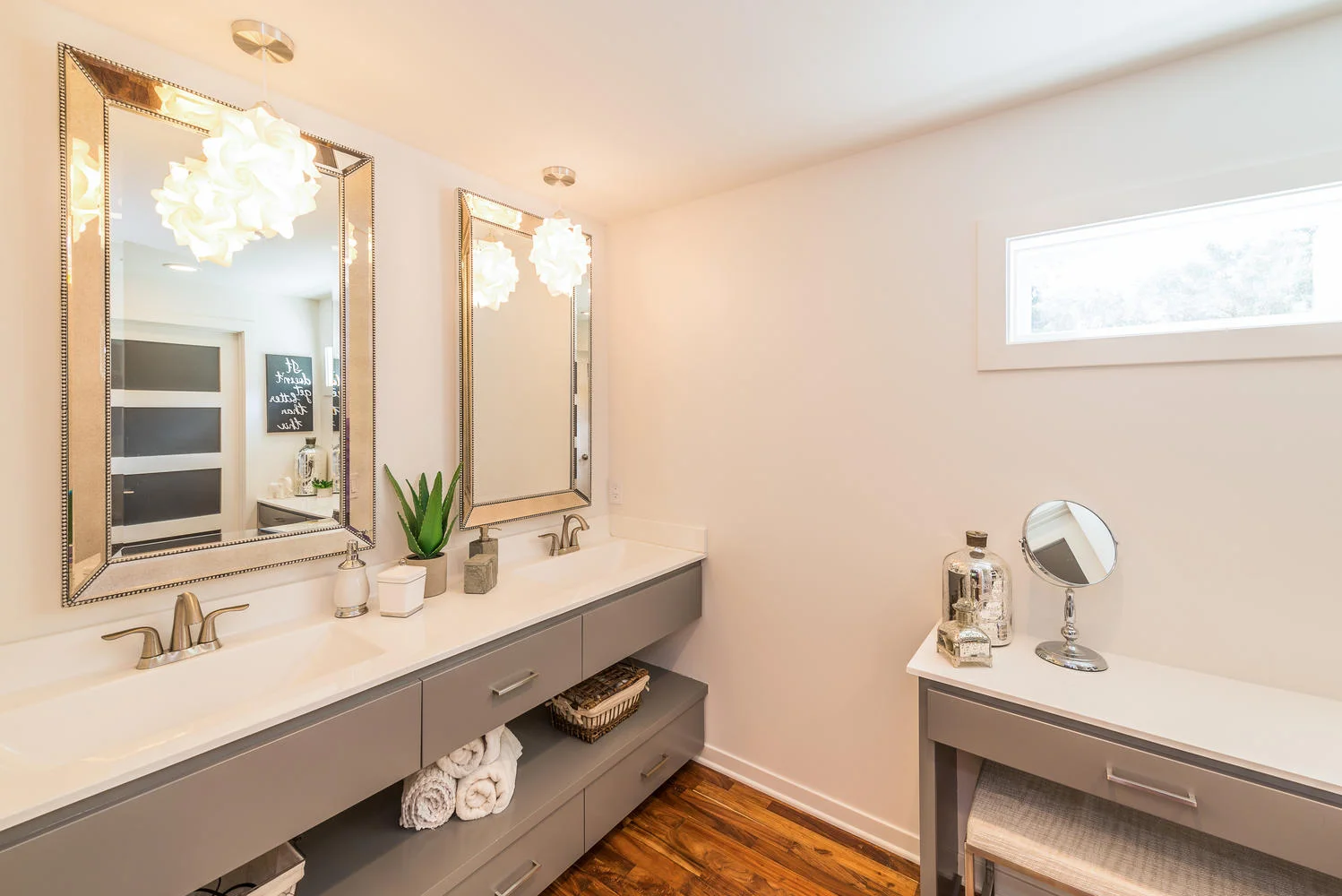 7022 Willow Lane Brooklyn Park-large-002-4-Bathroom-1499x1000-72dpi.jpg