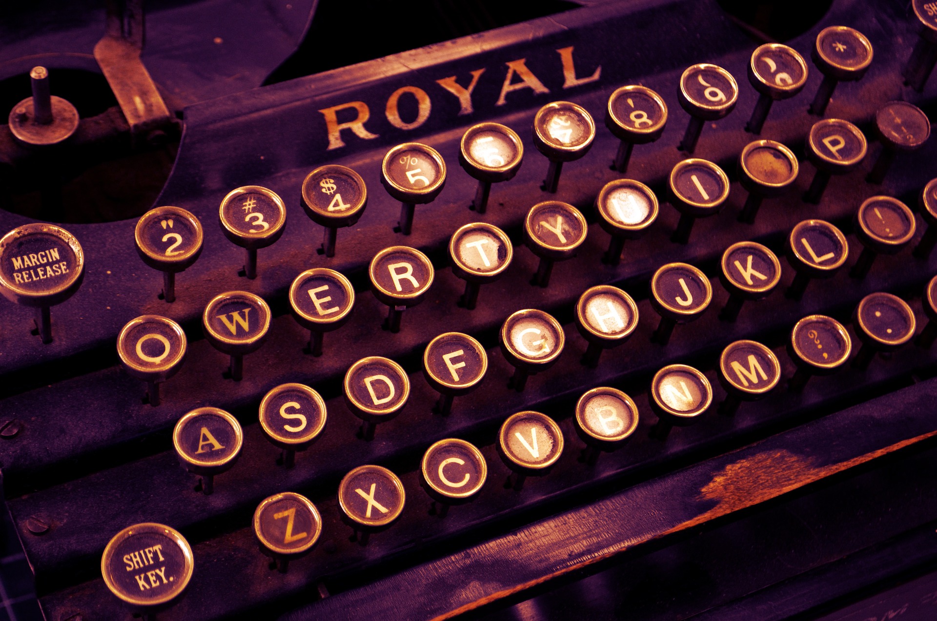 typewriter-1170657_1920.jpg