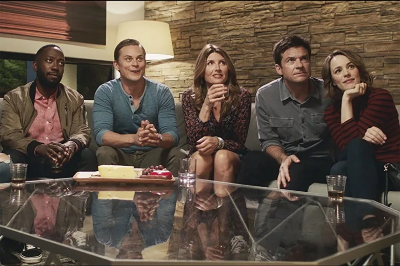 Lamorne Morris, Billy Magnussen, Sharon Horgan, Jason Bateman, Rachel McAdams in Game Night. © 2017 Warner Bros. Entertainment Inc.