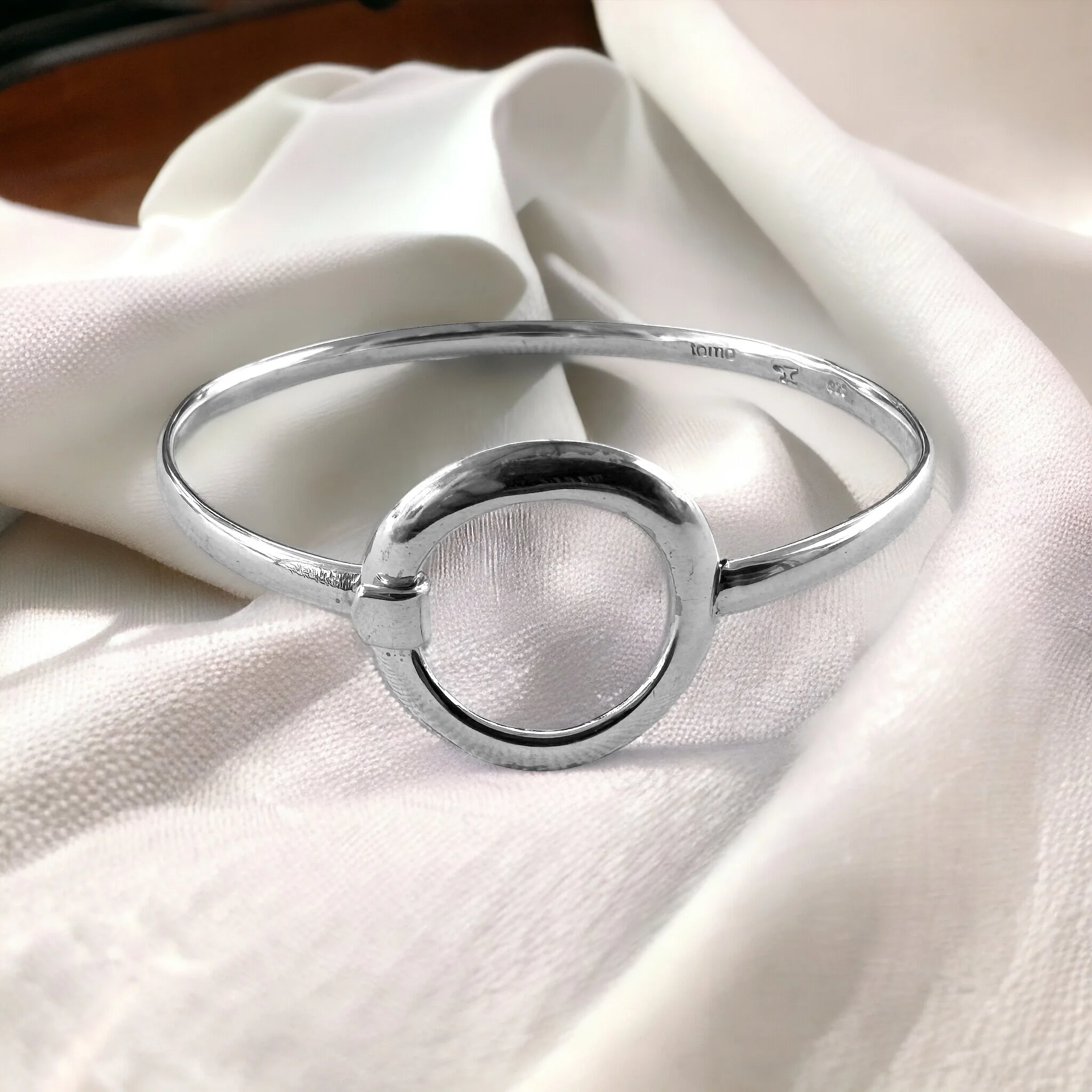 C5C99943-13E8-462E-A863-4D40102BF01B