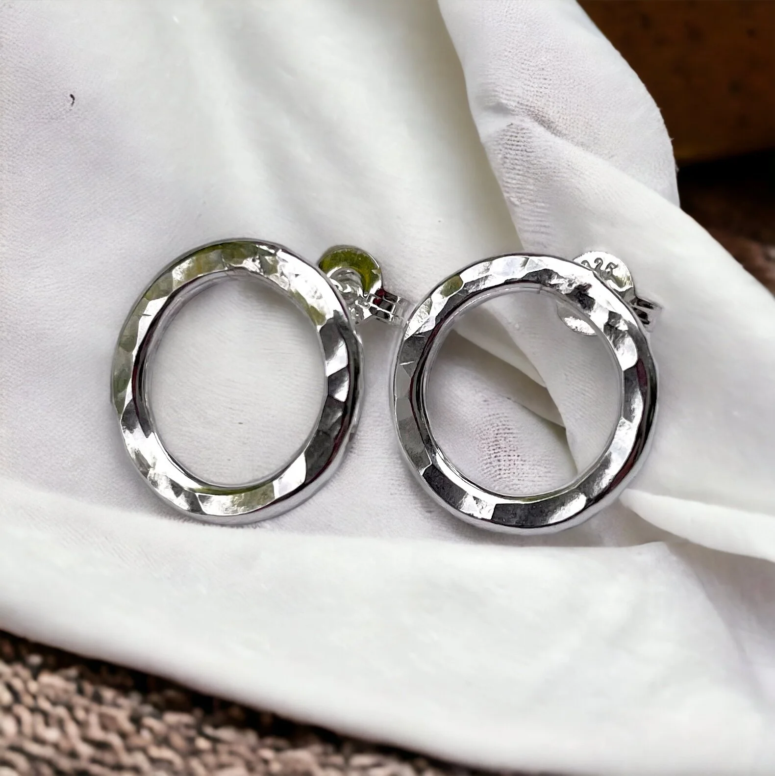 8C914214-B54F-42D1-AFCE-E23060BC97CC