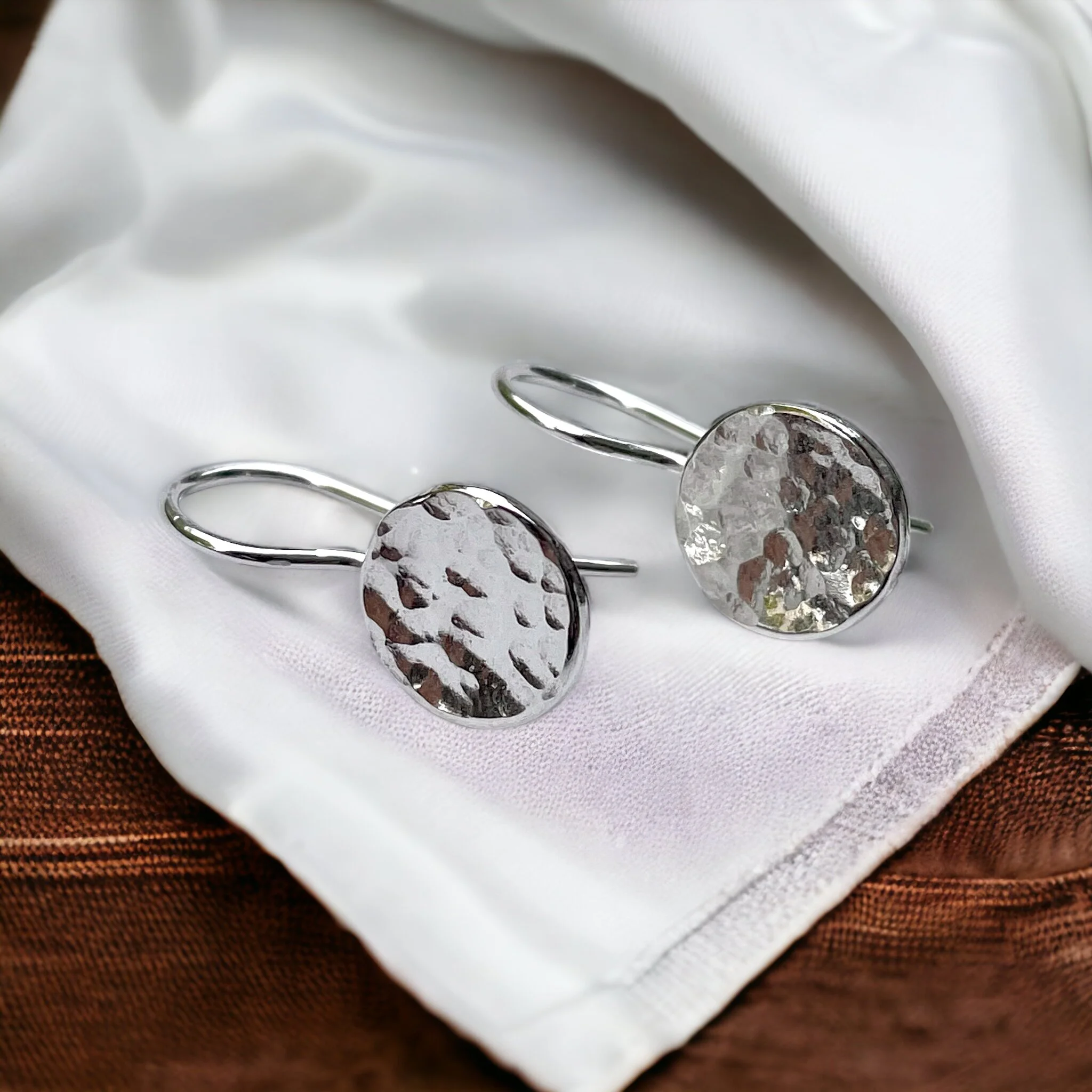 FF29E67B-FB13-43E4-BEE5-57D4C388F77D