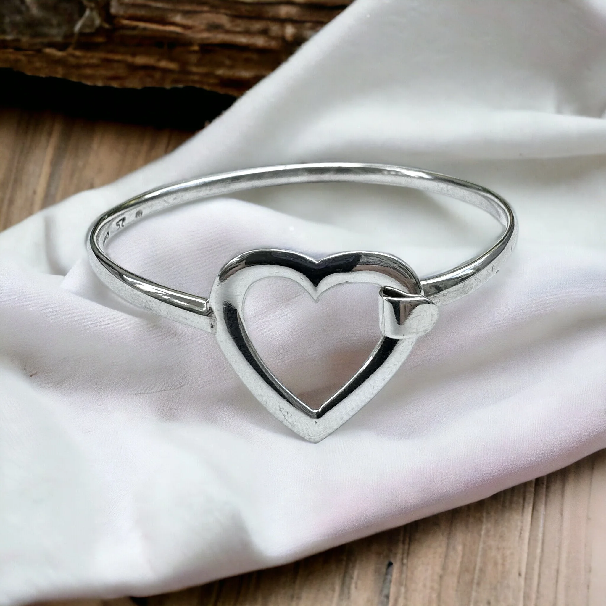 3C086B59-C54D-4A5A-AE76-277A6DED430D