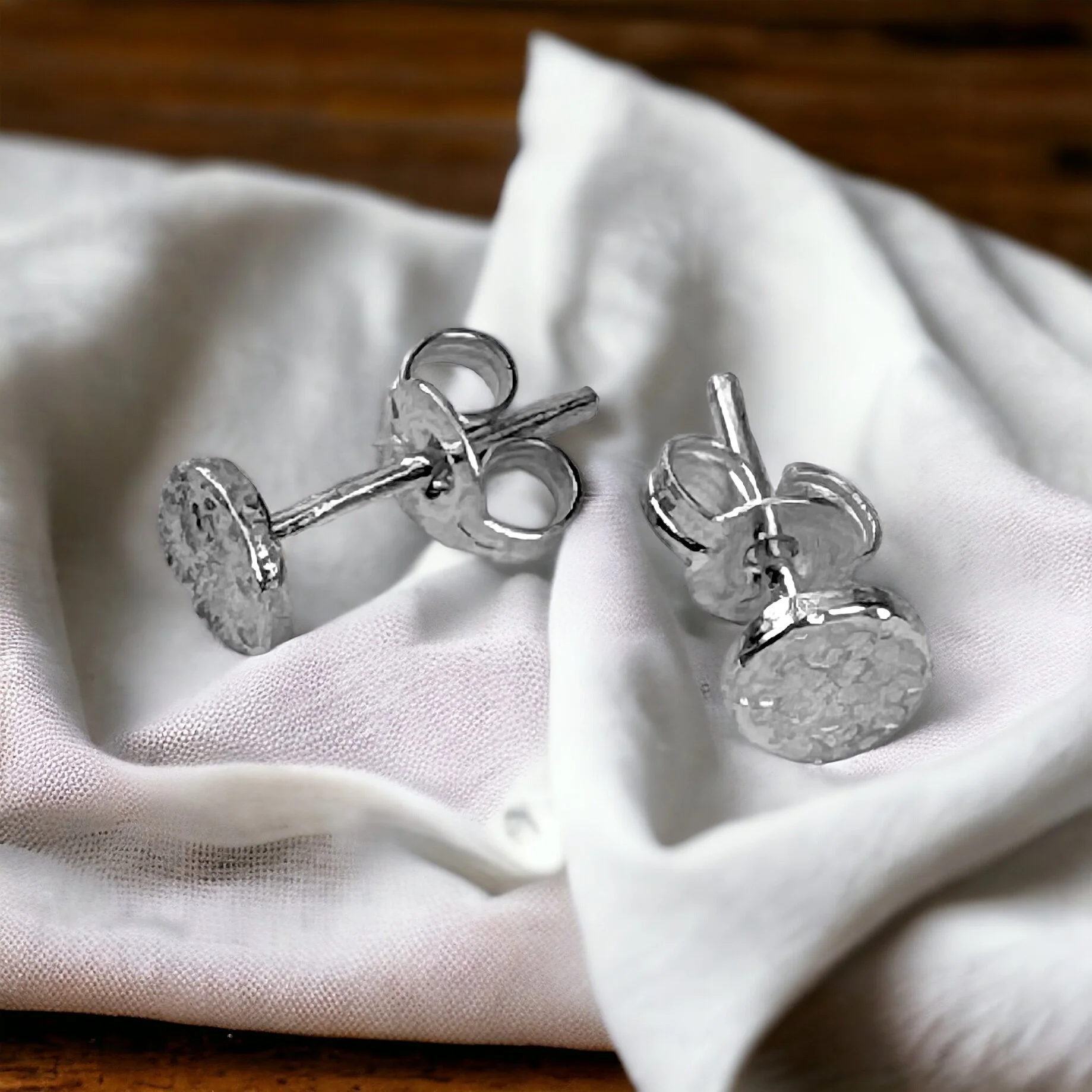 DC3C45E3-67B7-4DDD-84B9-C1ABC5647E54