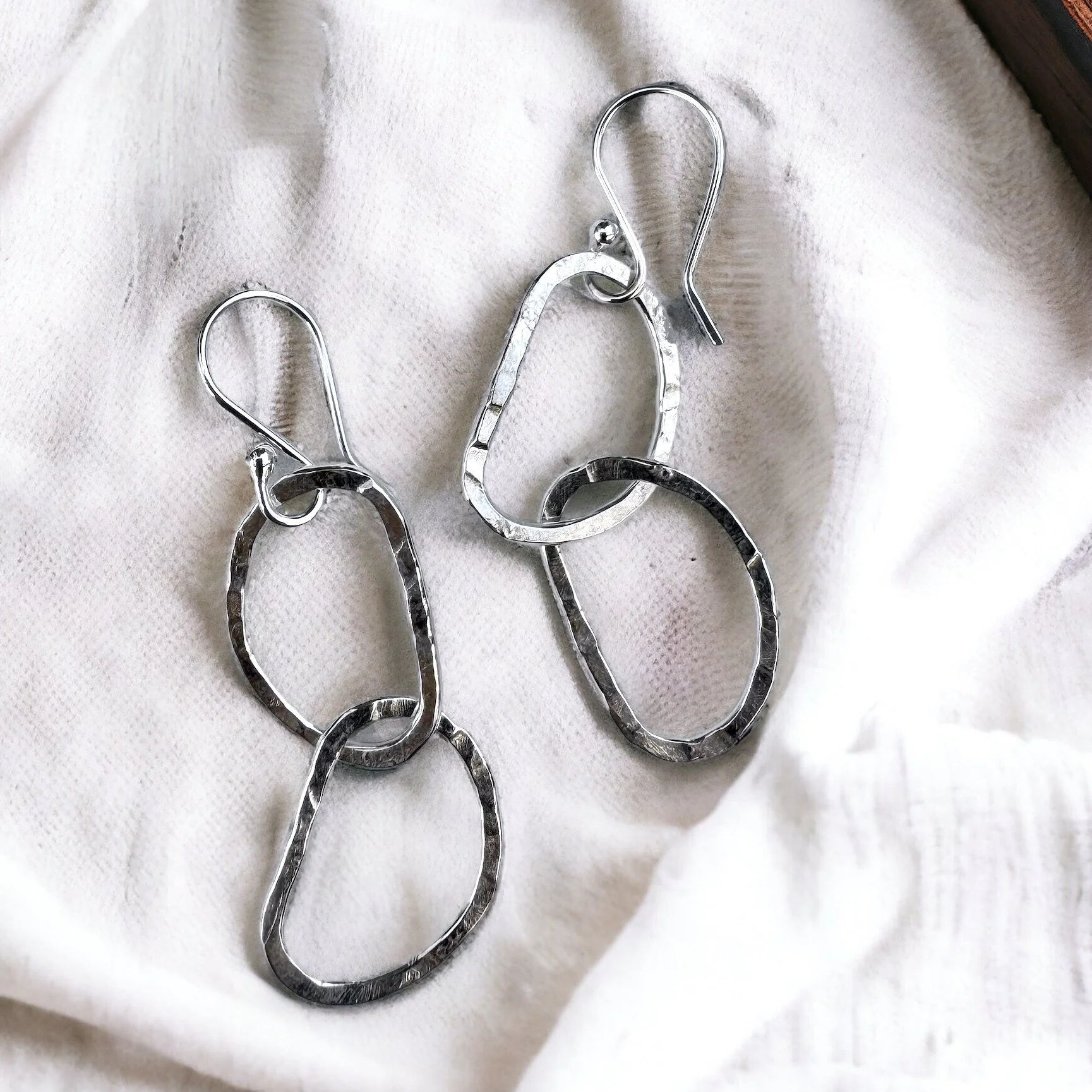 2DDC6EFF-0F8A-47D1-8D21-C5D0CE65DD8E