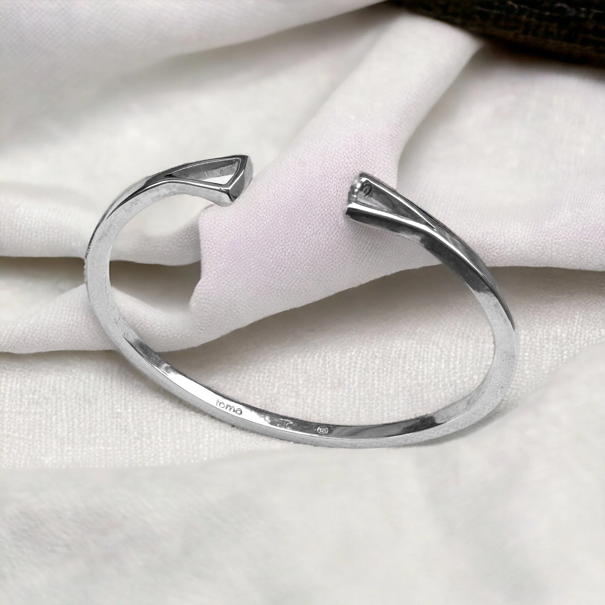 6877F1E7-6E2E-4105-9F48-96C0DB8BC5DD