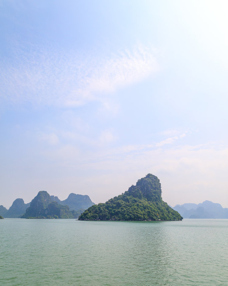 Cat Ba ferry from Dao Tuan Chan