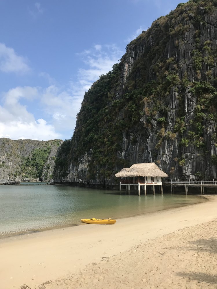 Van boi island, Lan Ha Bay