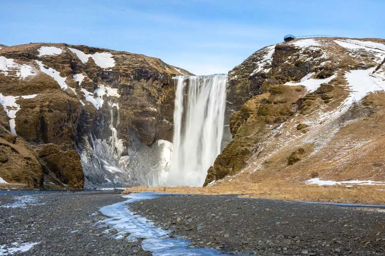 Does Seljalandsfoss Freeze in Winter: Stunning Icy Transformation Revealed
