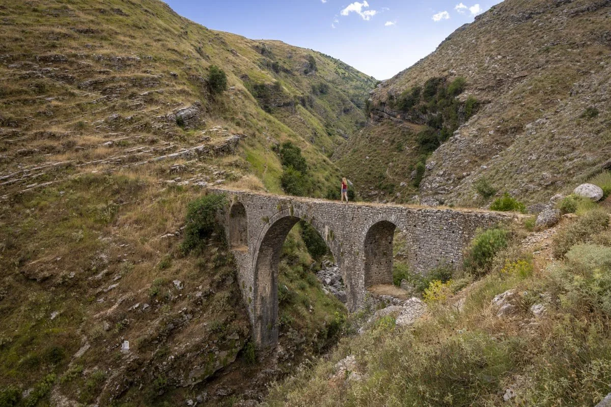 Tips and directions for the stunning Ali Pasha Bridge walk