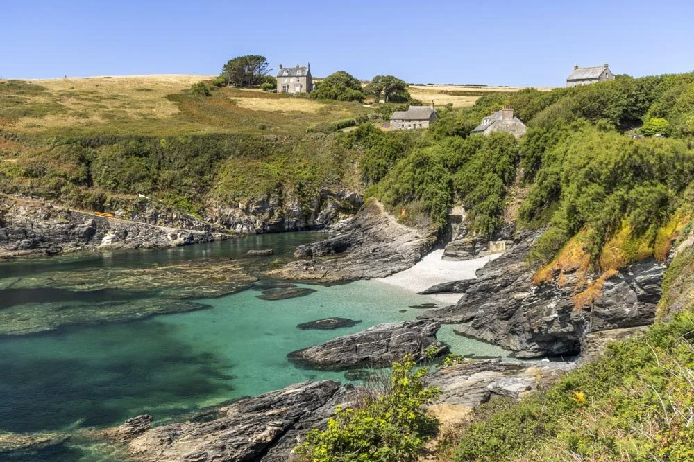 Bessy's Cove: one of the best high tide swimming spots in Cornwall 