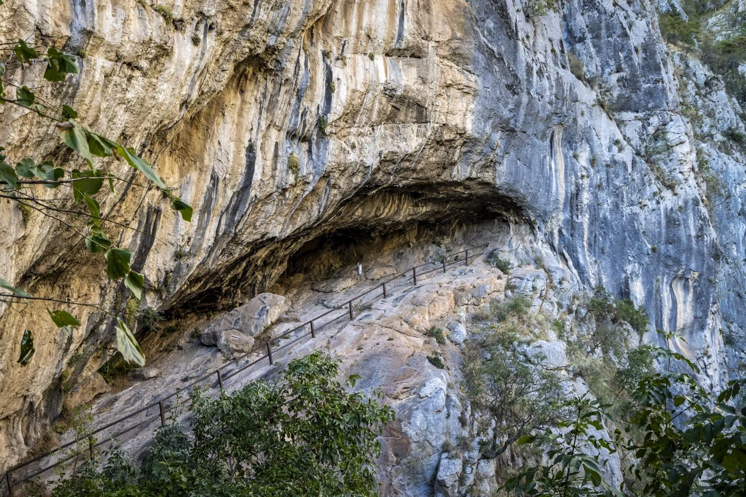 Pirogoshi Cave: a fun cave on route to Osumi Canyon