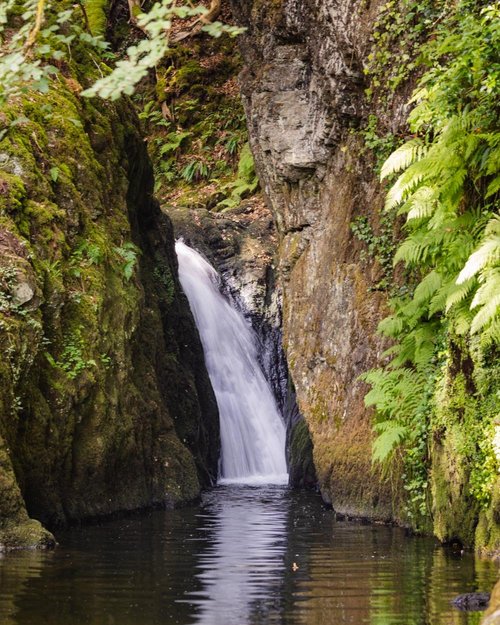 ffynone-waterfall-wild-swimming-in-pembrokeshire-s-hidden-fairy-grotto
