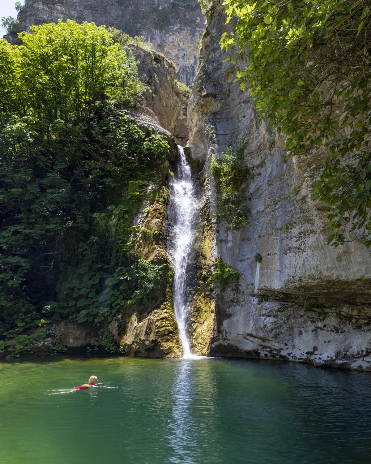 Nivicë Canyon swim