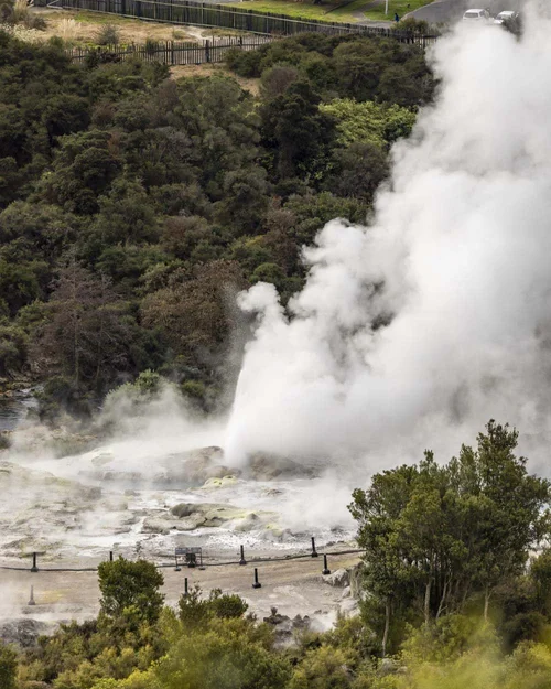 Pōhutu Geyser Exploding The Pohaturoa Track: how to see the famous Pohutu geyser for free ...