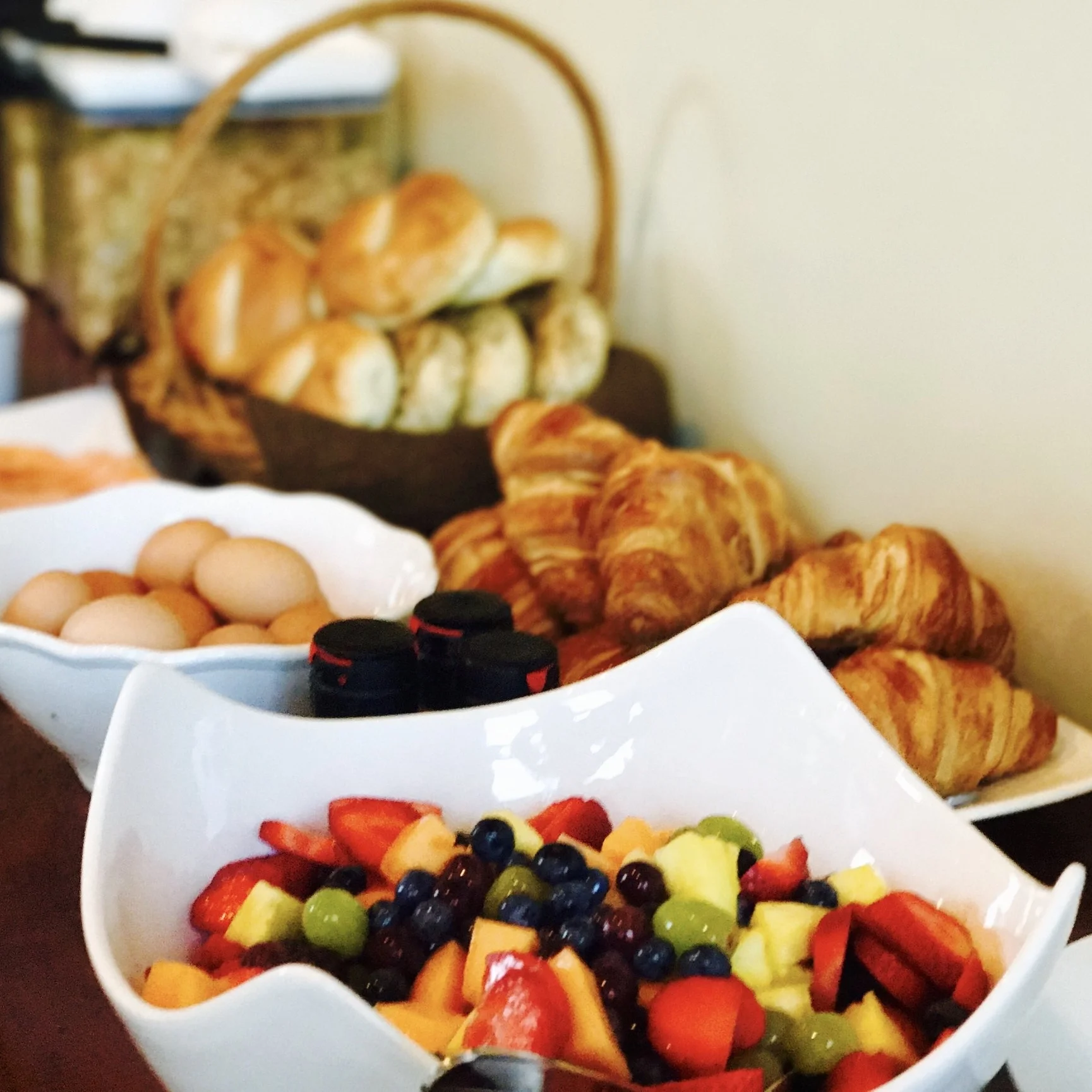 European Farm to Table Breakfast Our complimentary farm to table breakfast features local home baked goods, muffins, coffee cakes, sweet rolls, bagels, lox, and cream cheese, peanut butter and jelly, yogurt, granolas, English muffins, fruit salad, whole fruit, hard boiled eggs, cheddar cheese, smoked salmon, and ham, milk, juice, coffee, tea, and hot chocolate. *Included