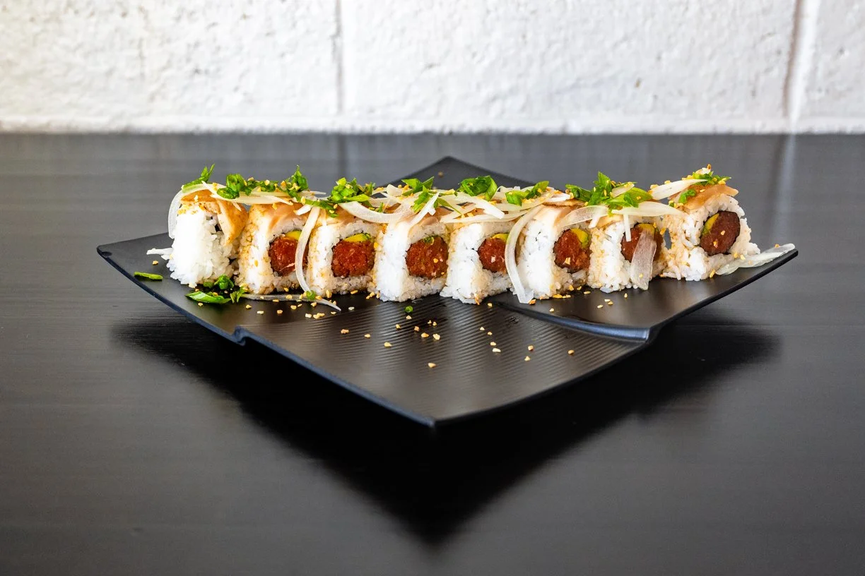 Koi_Sushi_Garlic_Albie_Roll.jpg