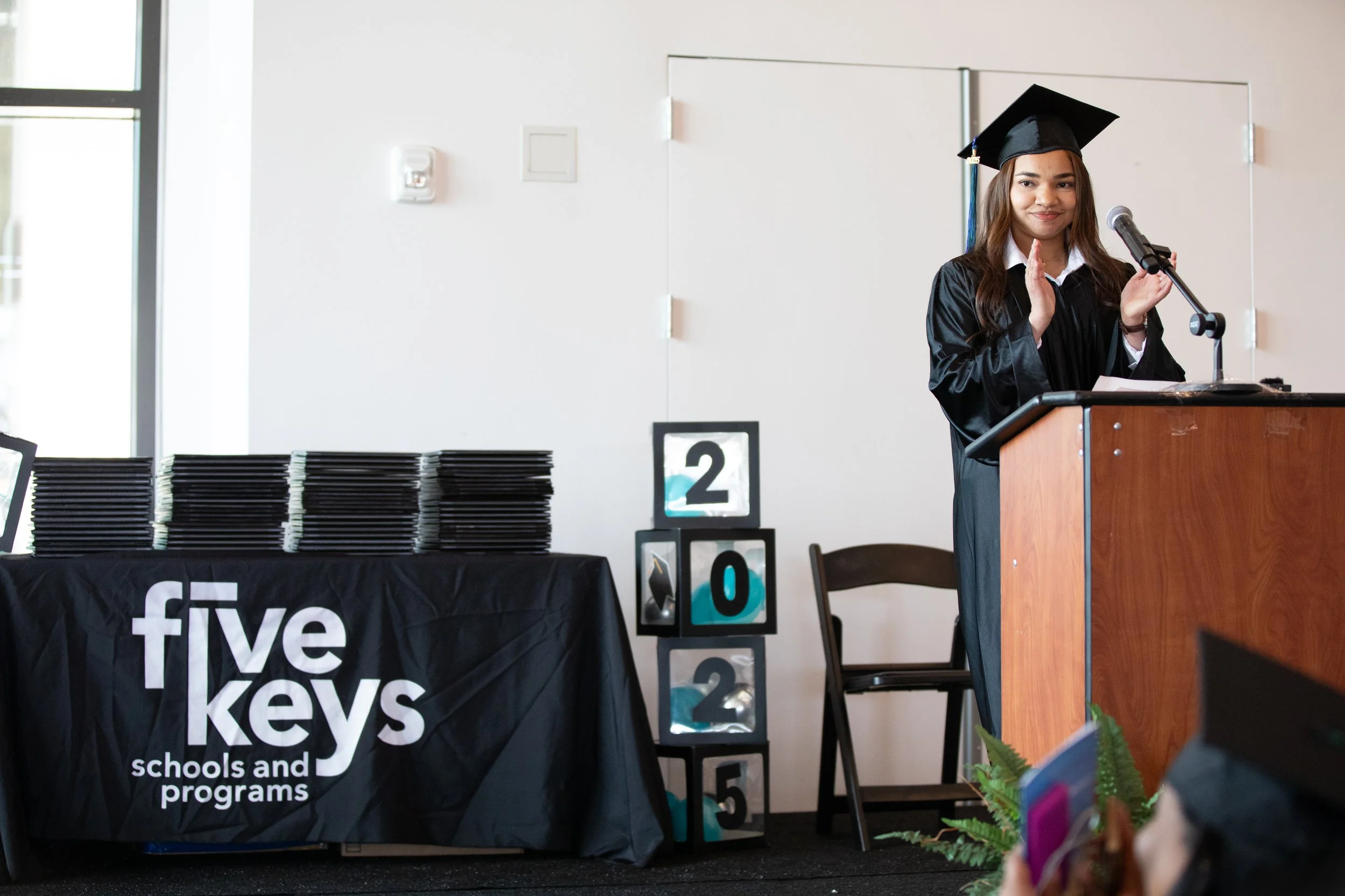 FIVEKEYSGRAD2025-2804.JPG