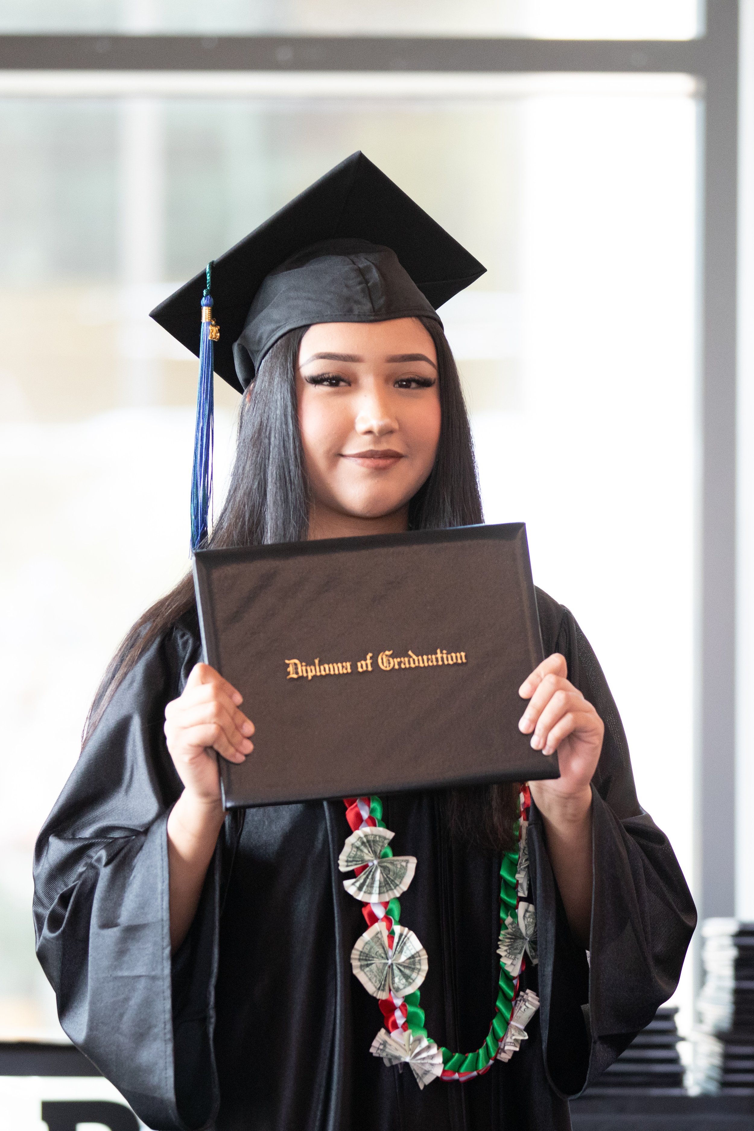 FIVEKEYSGRAD2025-3055.JPG
